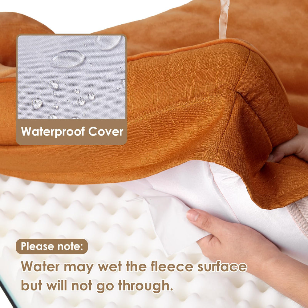 EHEYCIGA waterproof cover protects the fleece surface, keeping the bed dry after play sessions.