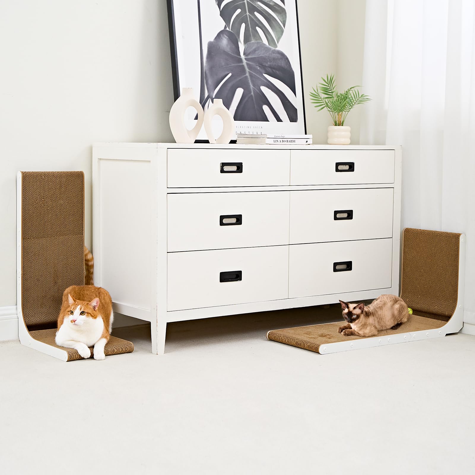 EHEYCIGA white scratcher fits modern homes and blends with decor.