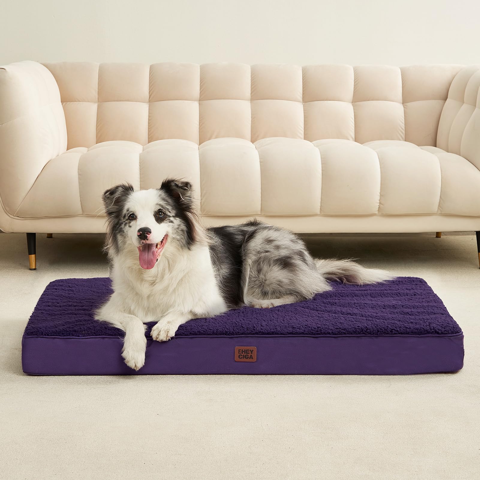 EHEYCIGA XL bed on floor illustrates versatile placement in living spaces.