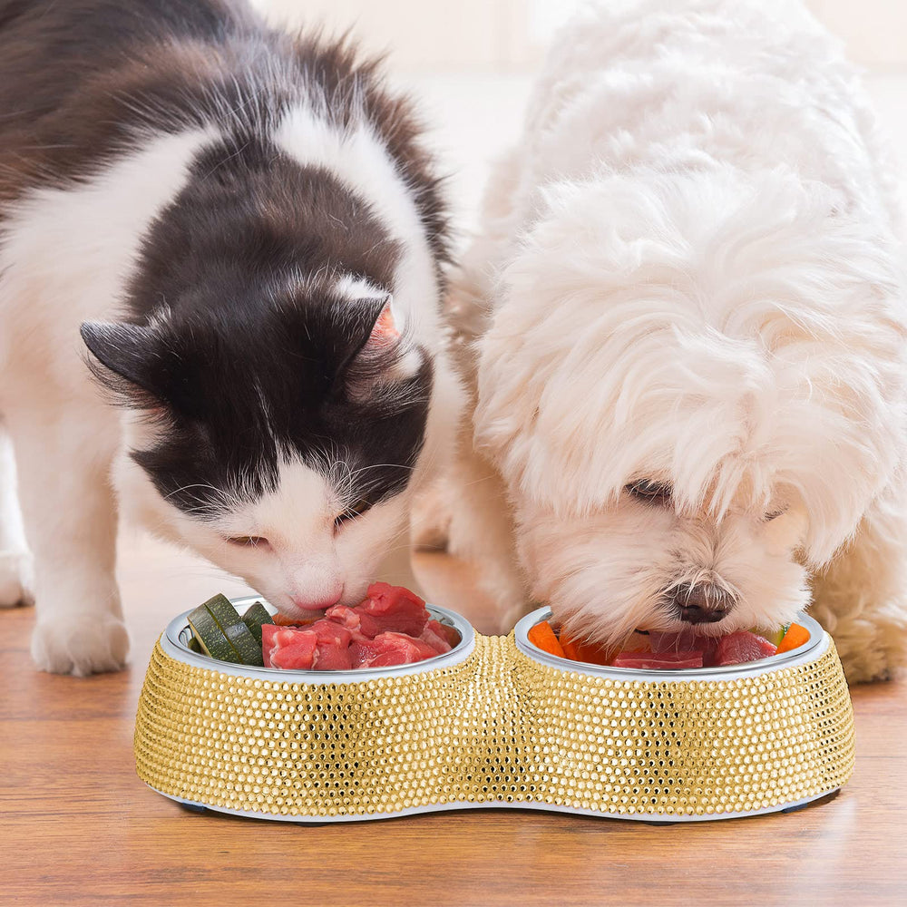 eing removable rubber feet reduce noise and spills during feeding