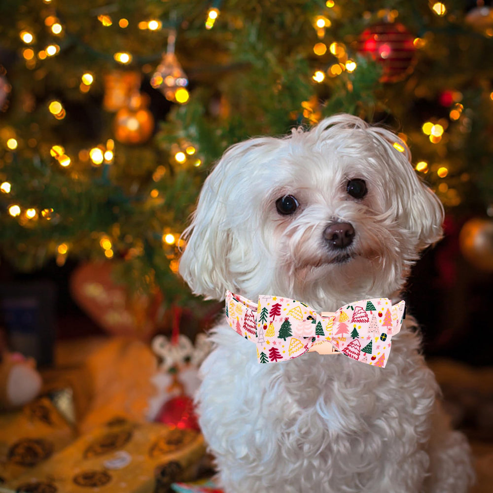 Christmas tree motif on Elegant Little Tail collar for seasonal flair