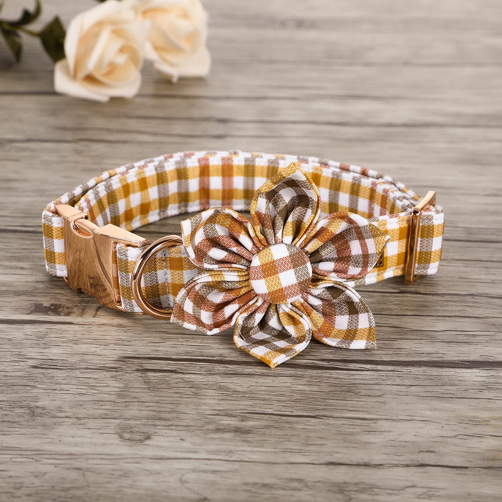 Elegant little tail Flower Dog Collar adjustable neck for a comfortable fit.