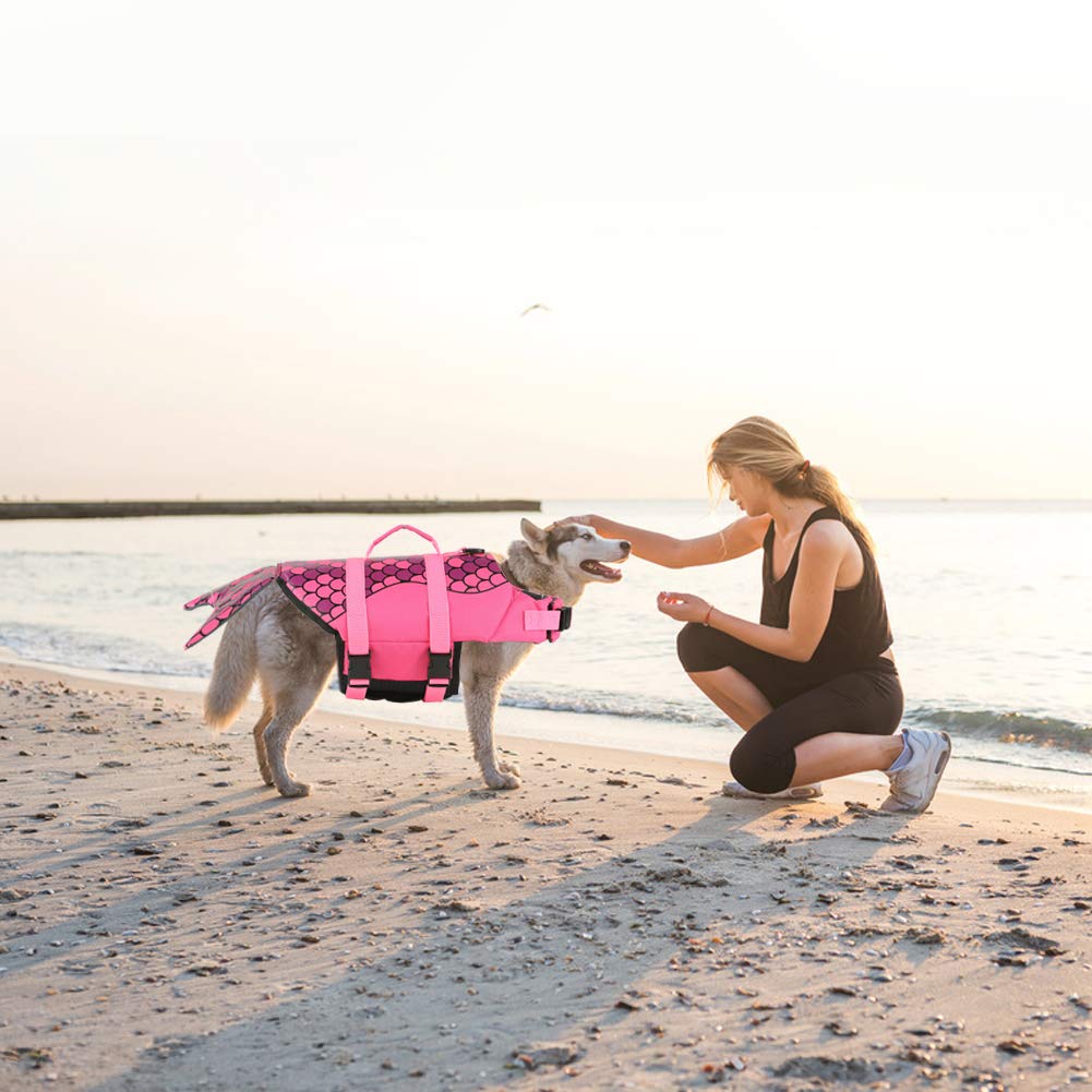 EMUST dog life vest with adjustable belt and quick-release buckles for a secure fit.