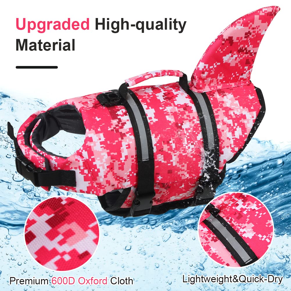 EMUST life vest rescue handle close-up for easy water assistance
