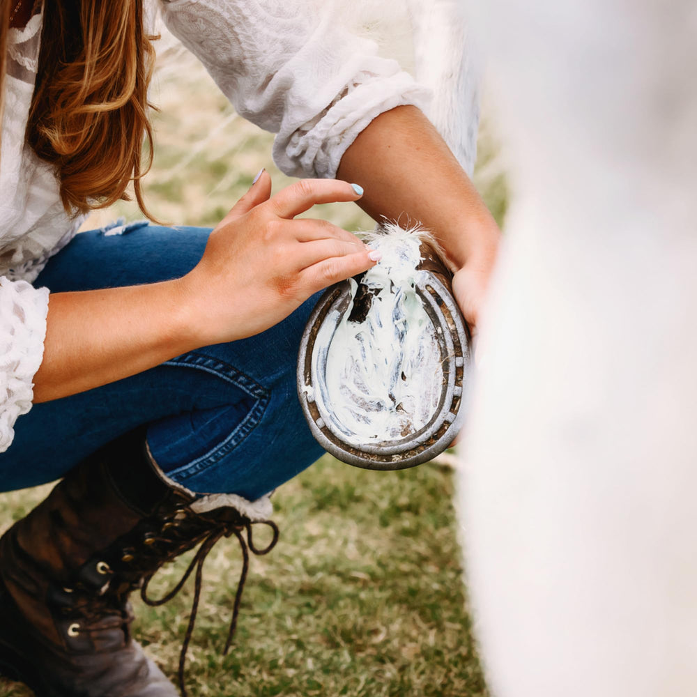 Equiderma Thrush treatment brush-tip close-up enables direct, mess-free hoof application