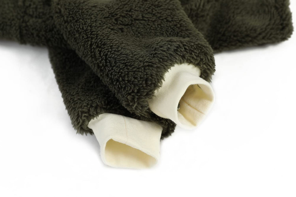 Esobo winter dog coat neck-detail army green for easy on/off.