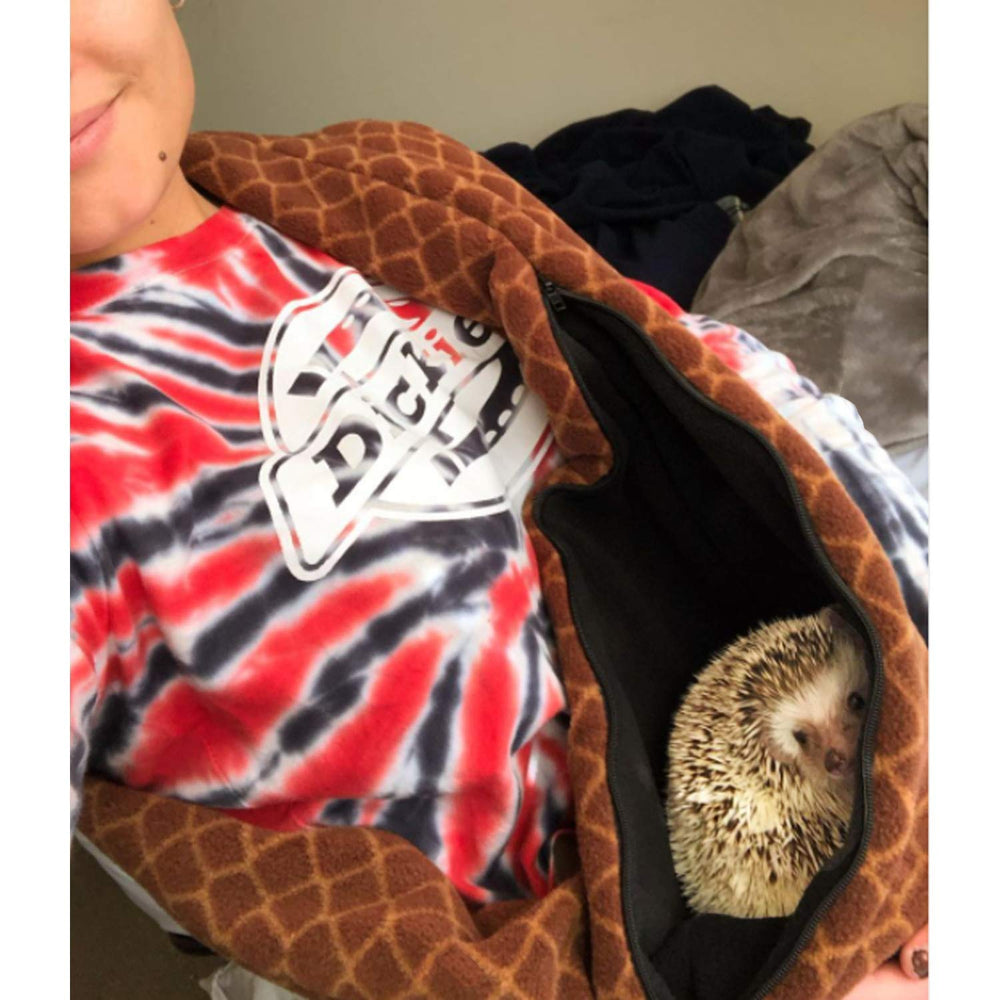 Exotic Nutrition Bonding Scarf hidden-seams minimize snag risks during wear.