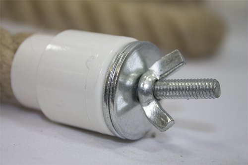 Exotic Nutrition natural rope installation with washers and wingnuts demonstrates easy cage setup.