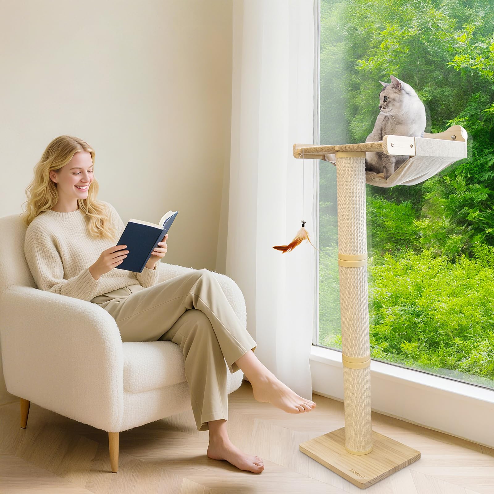 Famifit reinforced-stability base reduces tipping during active feline play