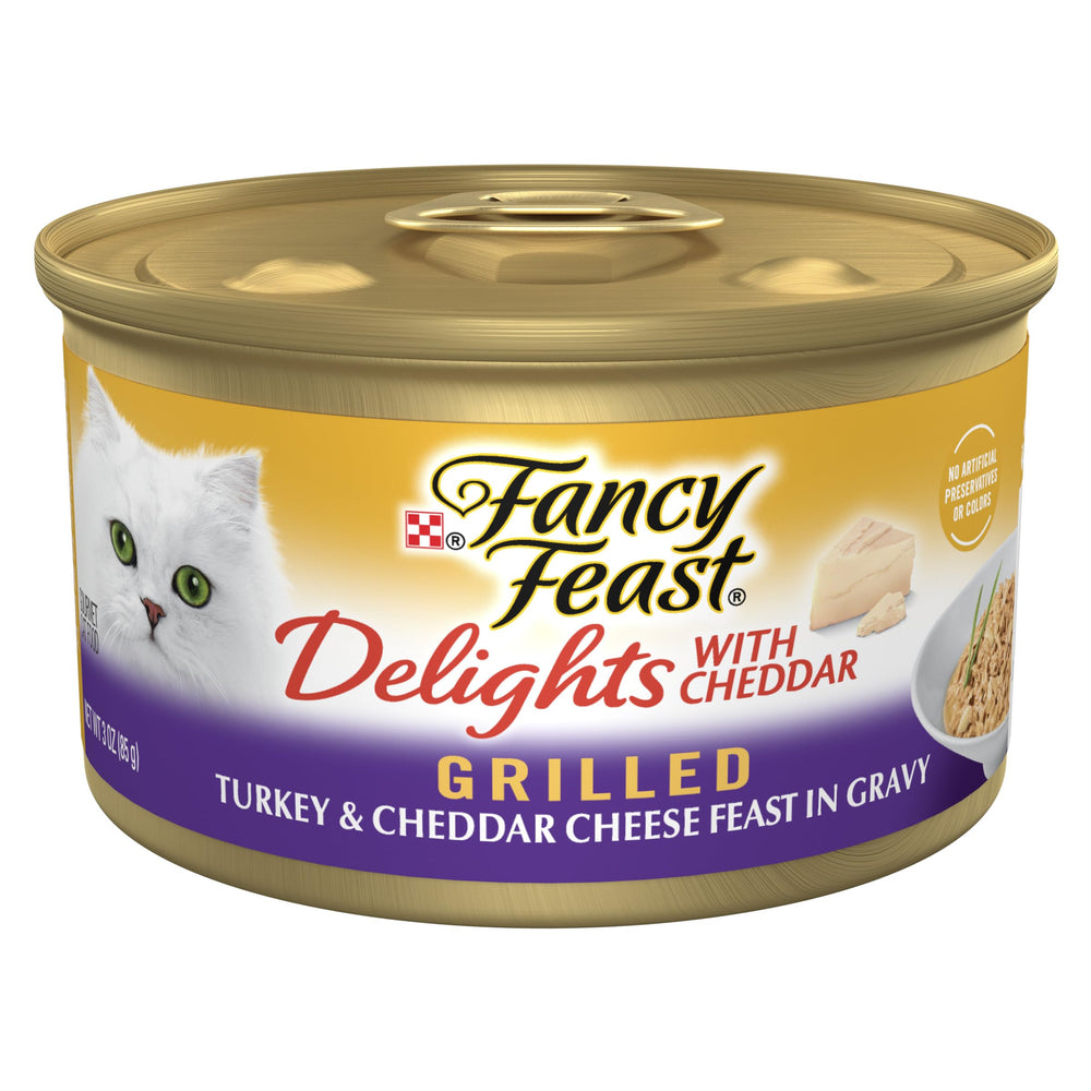 Fancy Feast Delights close-up can shows grilled turkey and cheddar for enticing mealtime flavor.