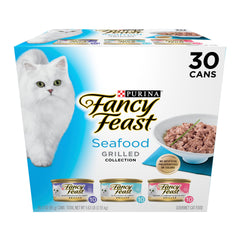 Fancy Feast grilled tuna feast in gravy: tasty tuna bites for picky eaters.