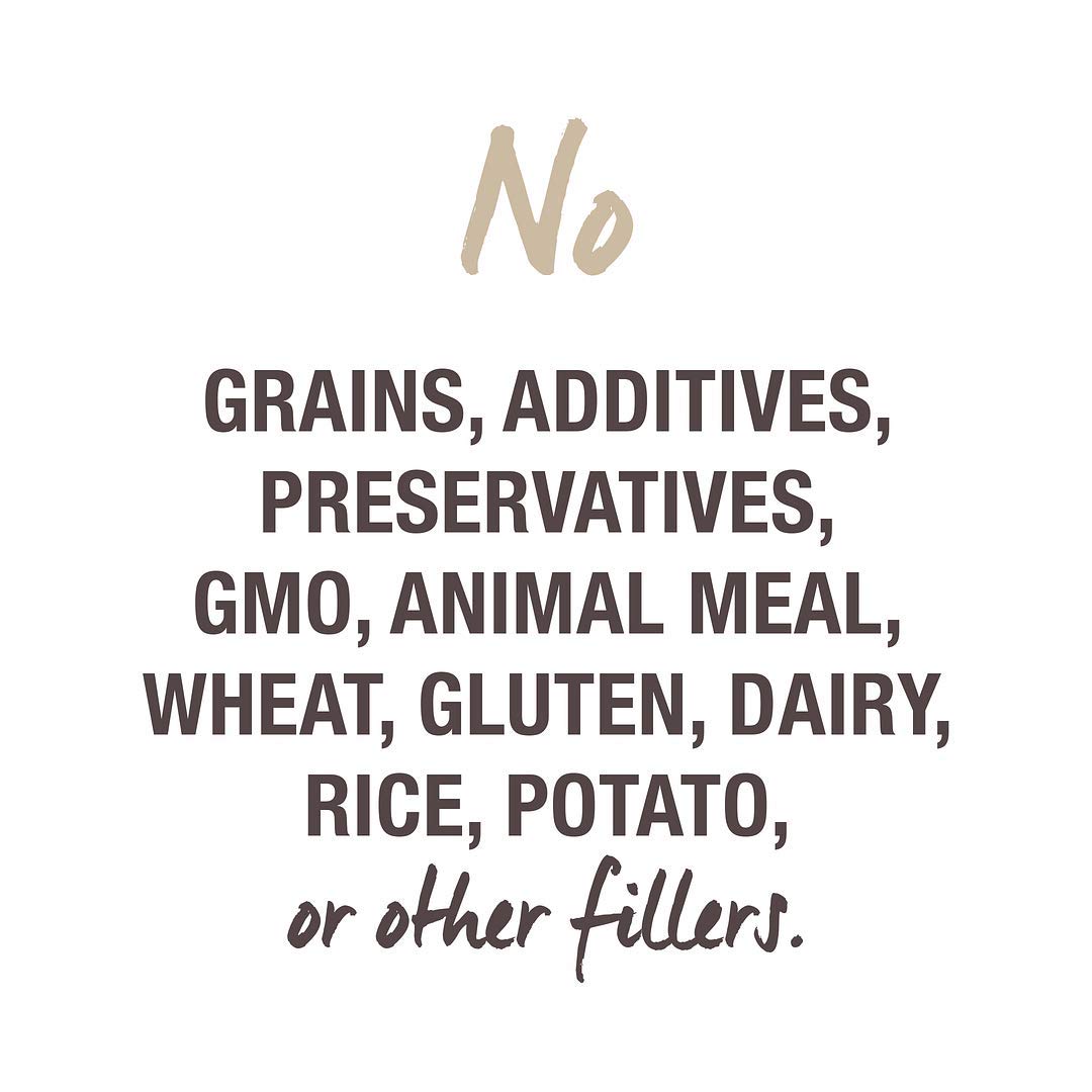 Feline Natural grass-fed lamb highlighted as primary protein for lean nutrition.