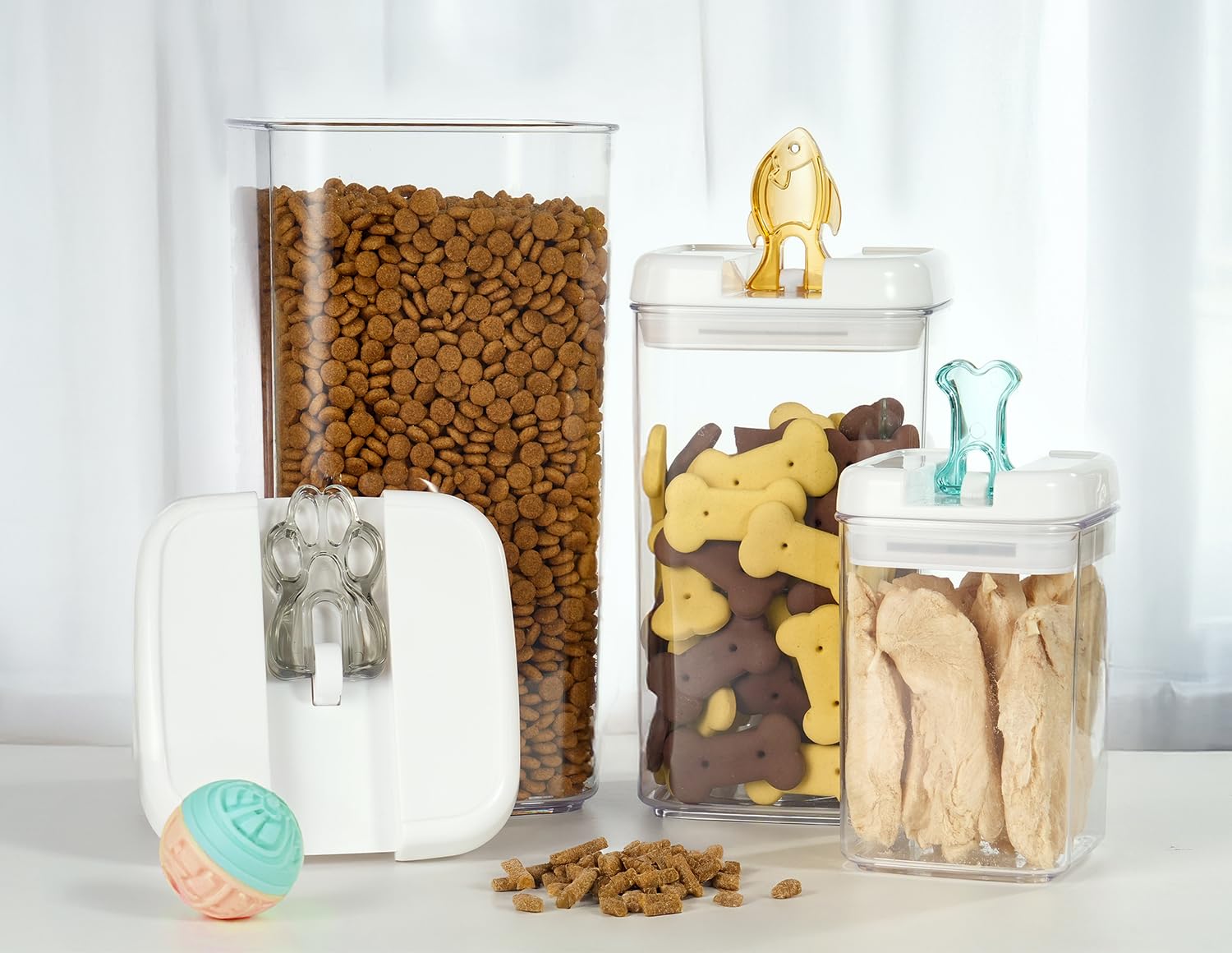 Felli Flip Tite pet storage gift set suits new pet parents.