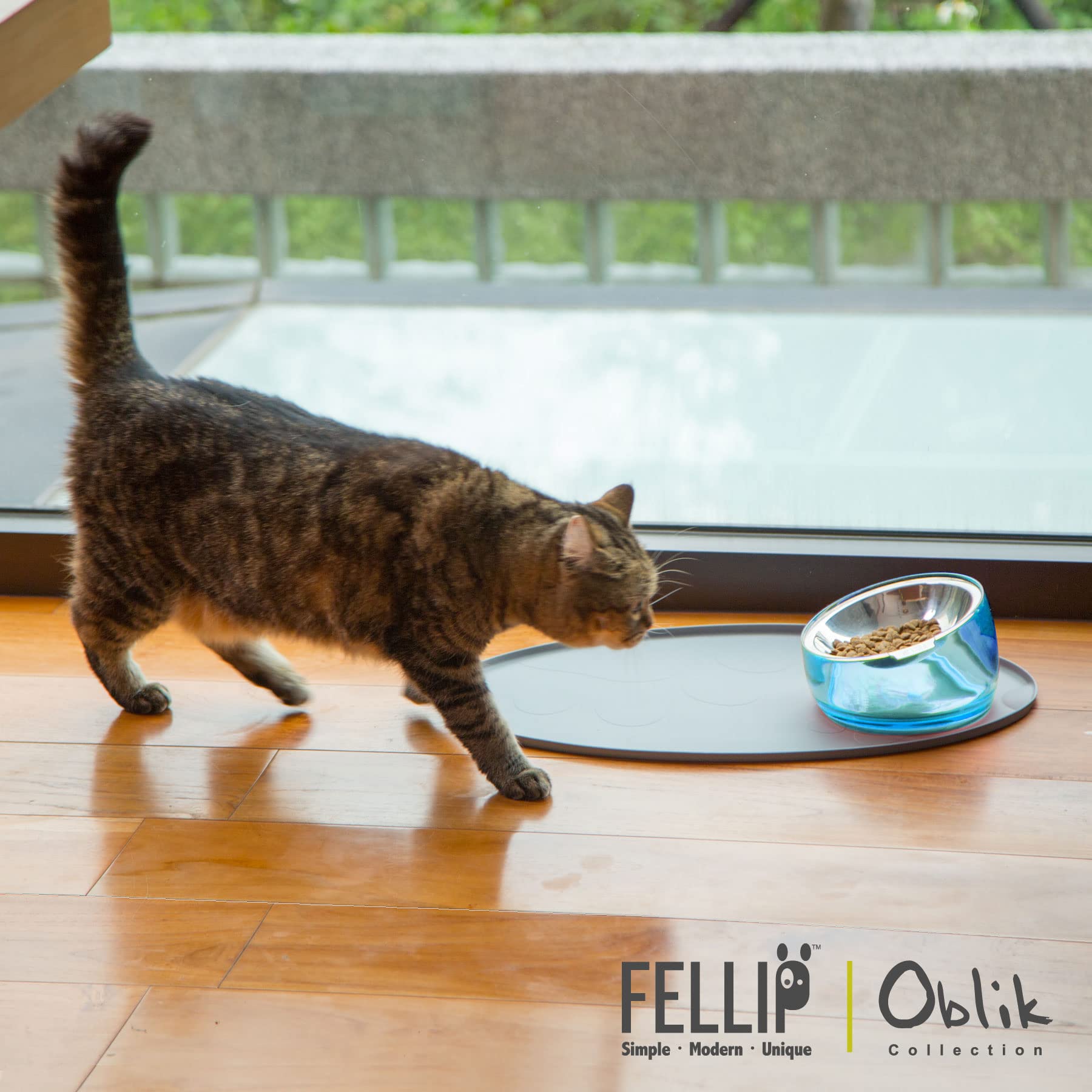Felli Oblik 304 stainless steel feeder offers hygienic, rust-resistant performance.