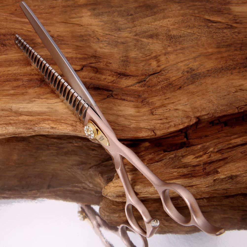 Fenice Peak thinning shears dog and cat hair trimming close-up for efficient thinning.