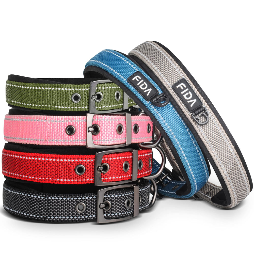 Fida collar con hebilla de metal duradera para ajuste seguro.