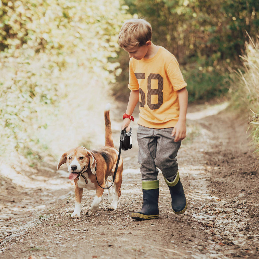 Fida XS leash is compact for small pets up to 18 lbs.