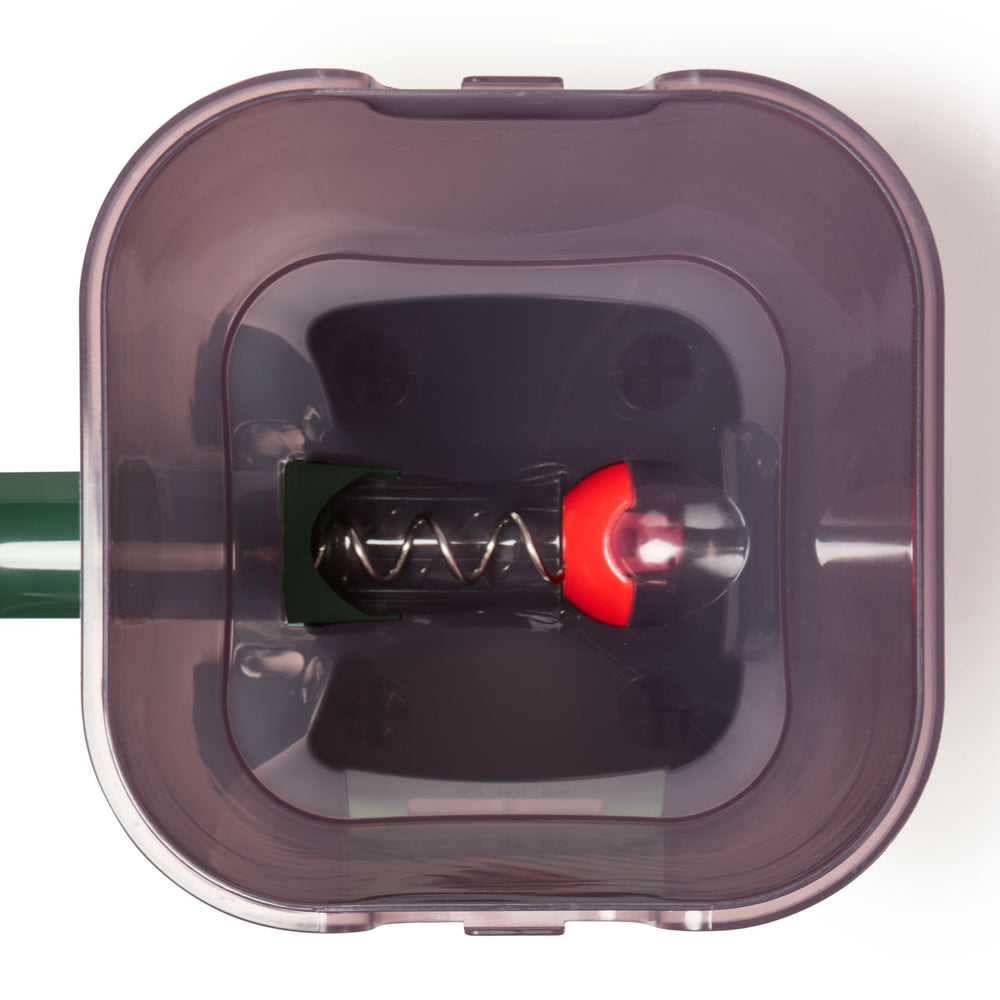 Fish Mate P7000 precise feeding dispense in action