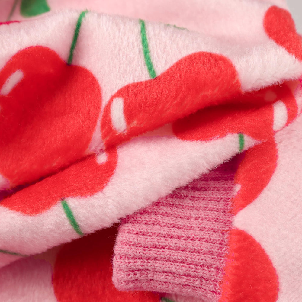 Fitwarm pijama-perro-cereza-con-pies, tejido ligero y transpirable para perros pequeños.