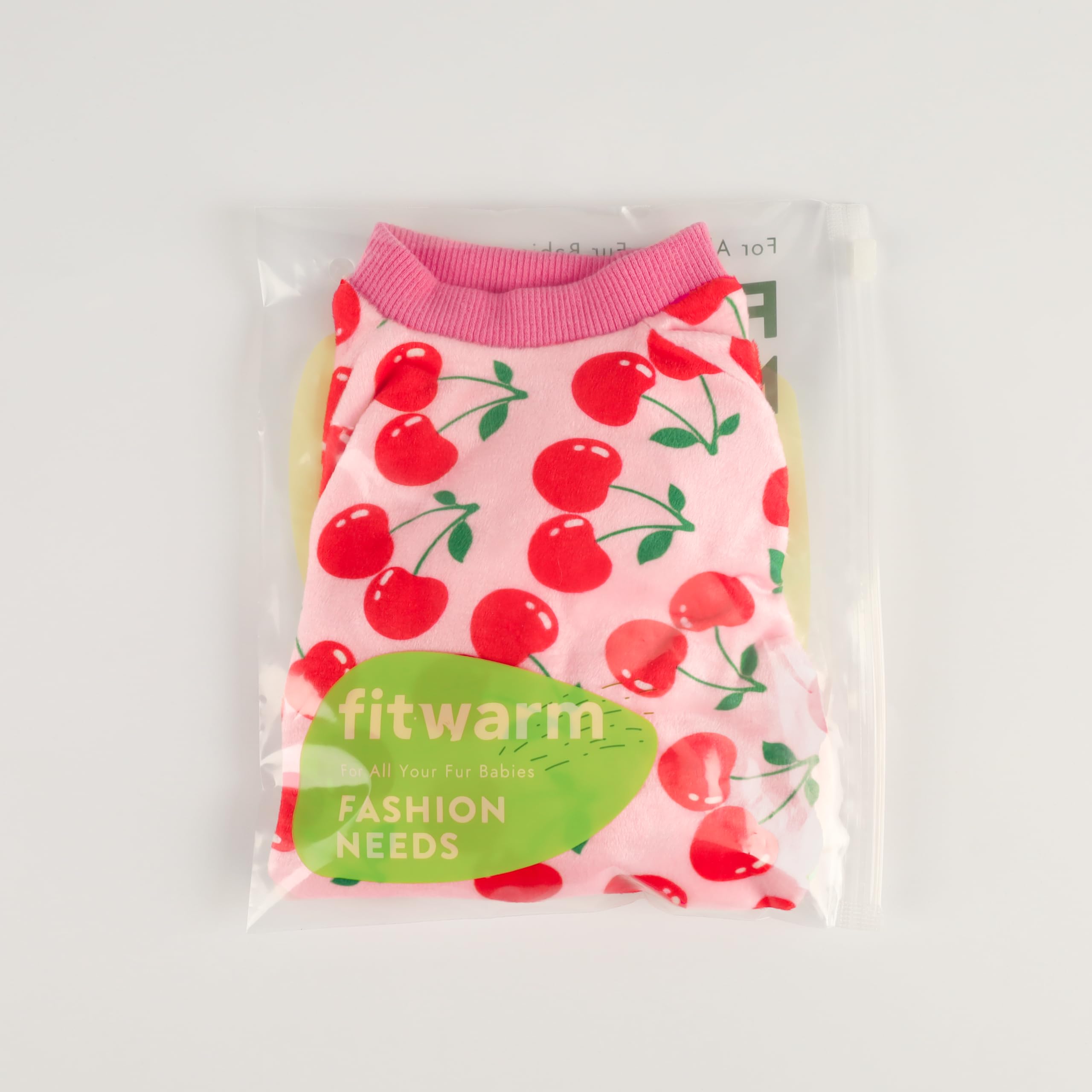 Fitwarm pijama-perro-cereza-con-pies, ideal para ocasiones especiales y relax hogareño.