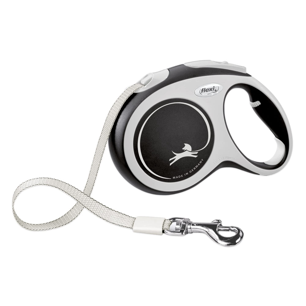FLEXI New Comfort Tape Leash 16ft in-use for controlled daily walks.
