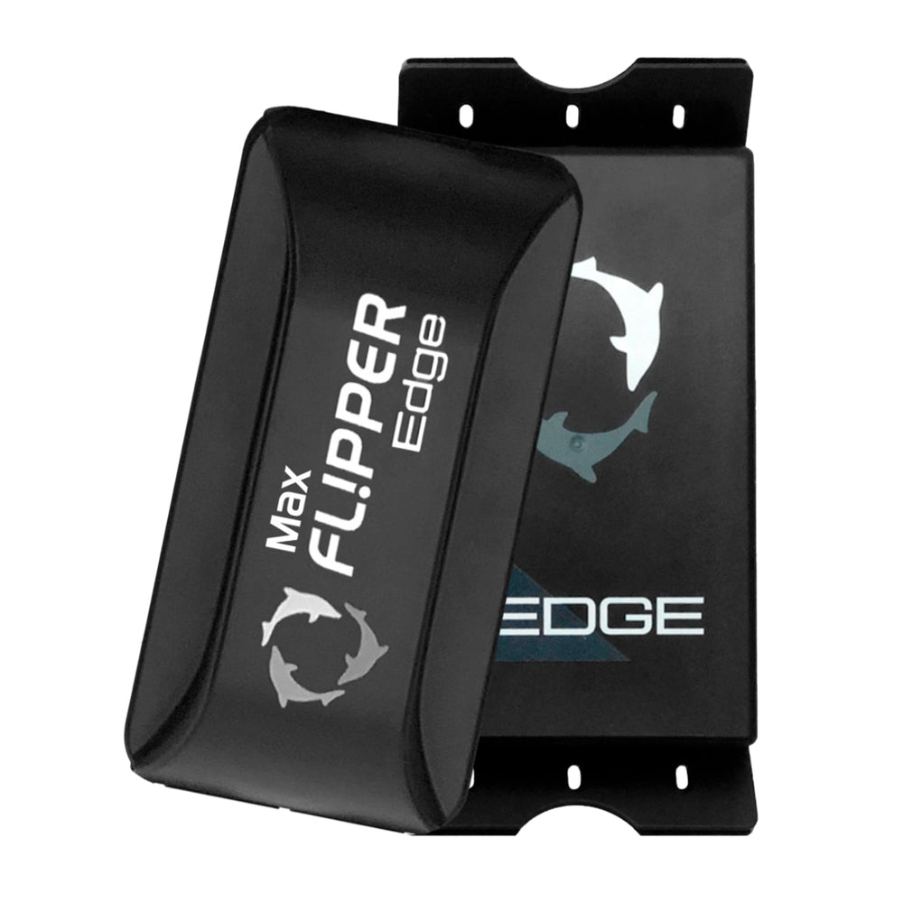FL!PPER Edge Max magnetic cleaner close-up shows dual blades for algae removal.