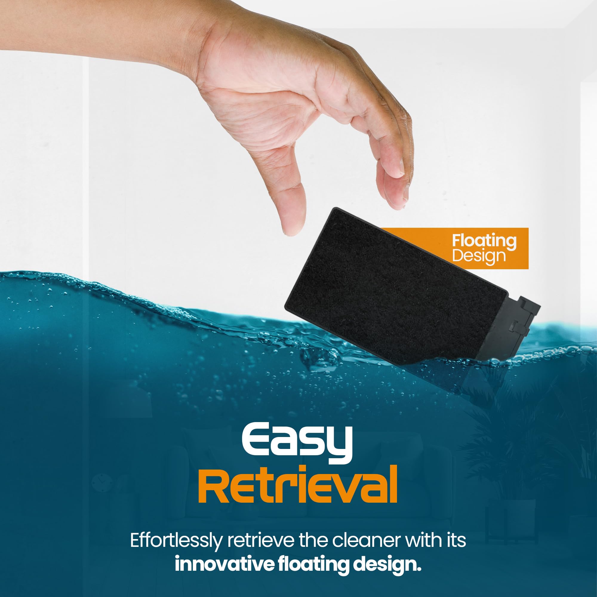 FLIPPER Max glass-panel cleaning-action illustrates efficient algae removal along the panel.