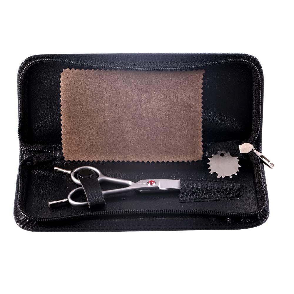FOGOSP zippered-storage-case protects blades between grooming sessions.