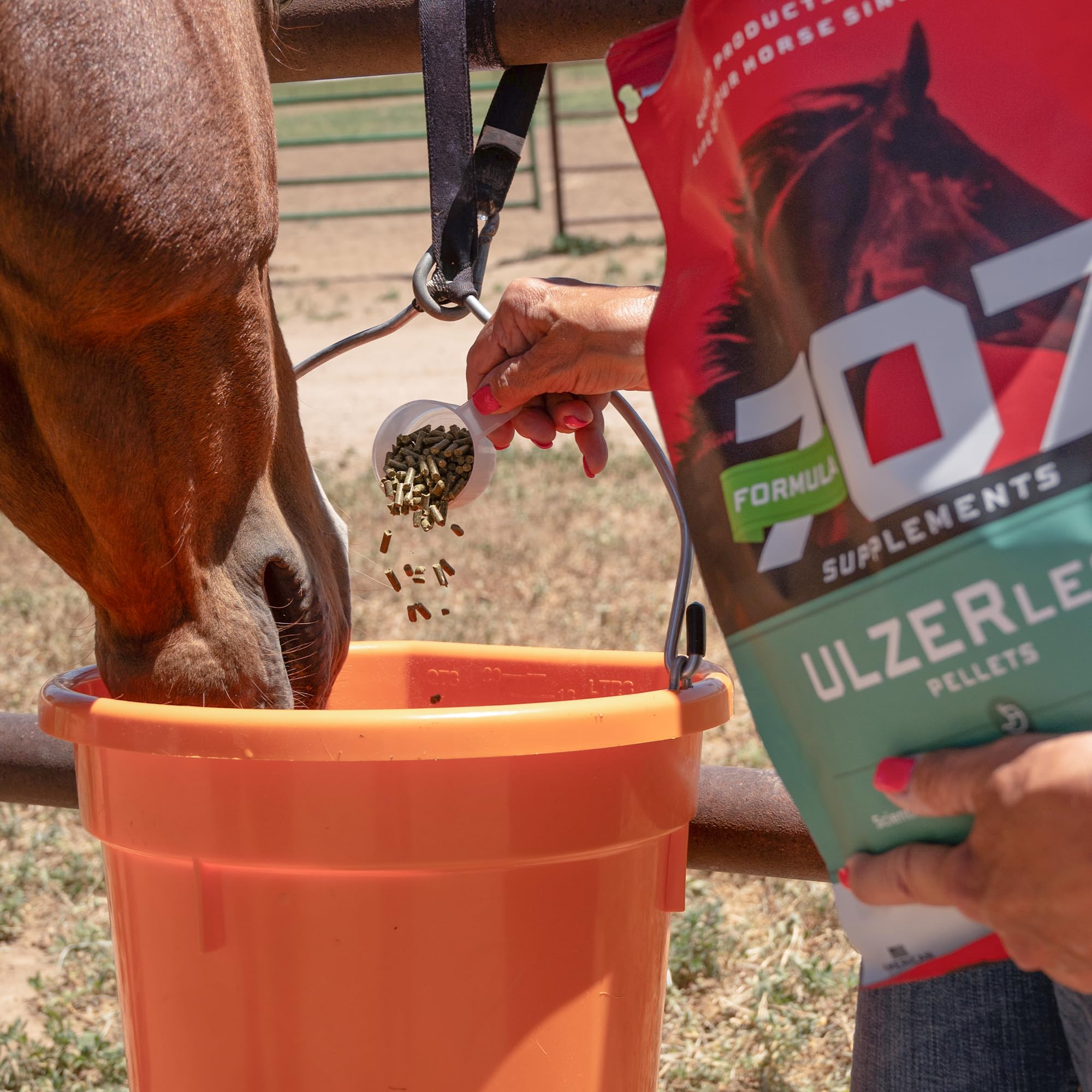 Formula 707 ULZERless measuring scoop with powder ready for two scoops