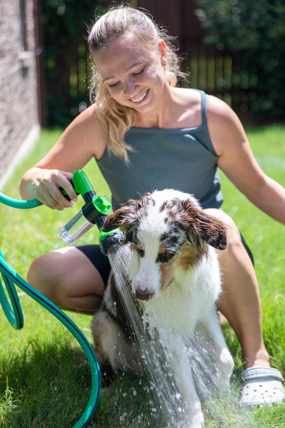 FREEZE2TRIM Pup Jet 100cc soap dispenser for easy lathering.