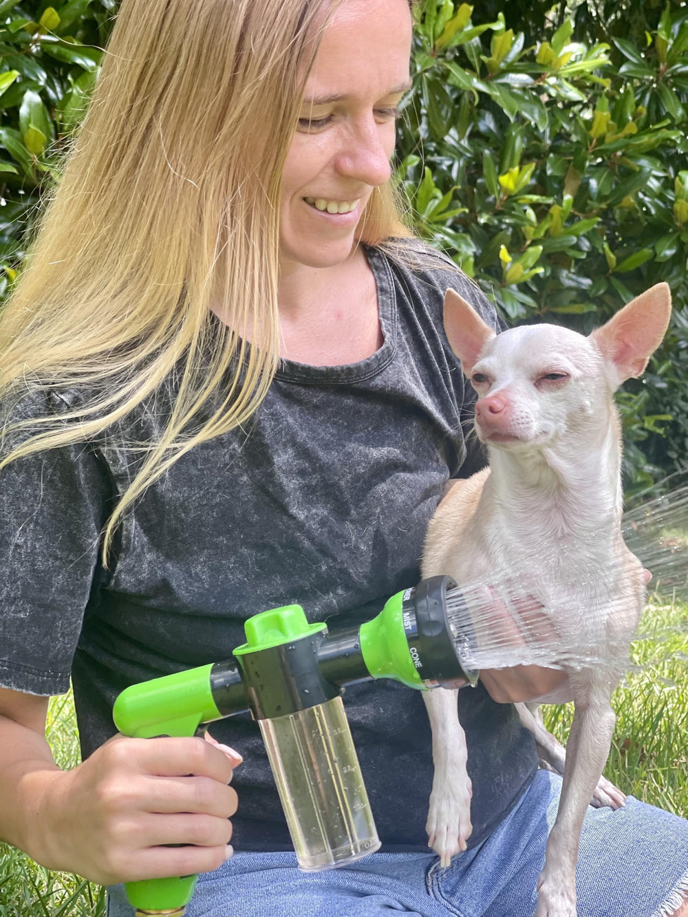 FREEZE2TRIM Pup Jet is a versatile multi-use cleaning tool.