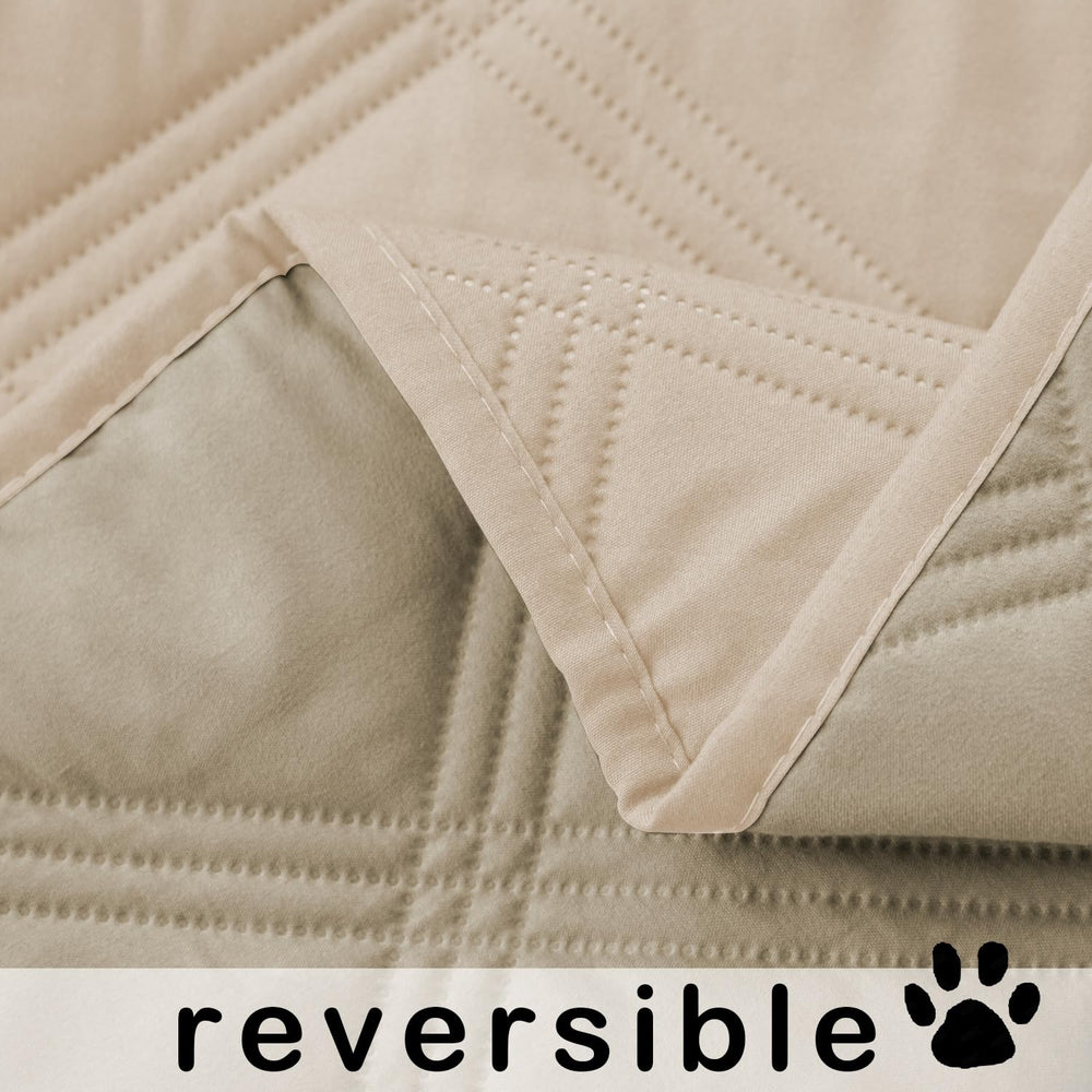Fuguitex washable dog blanket easy-care design for quick machine wash and dry.