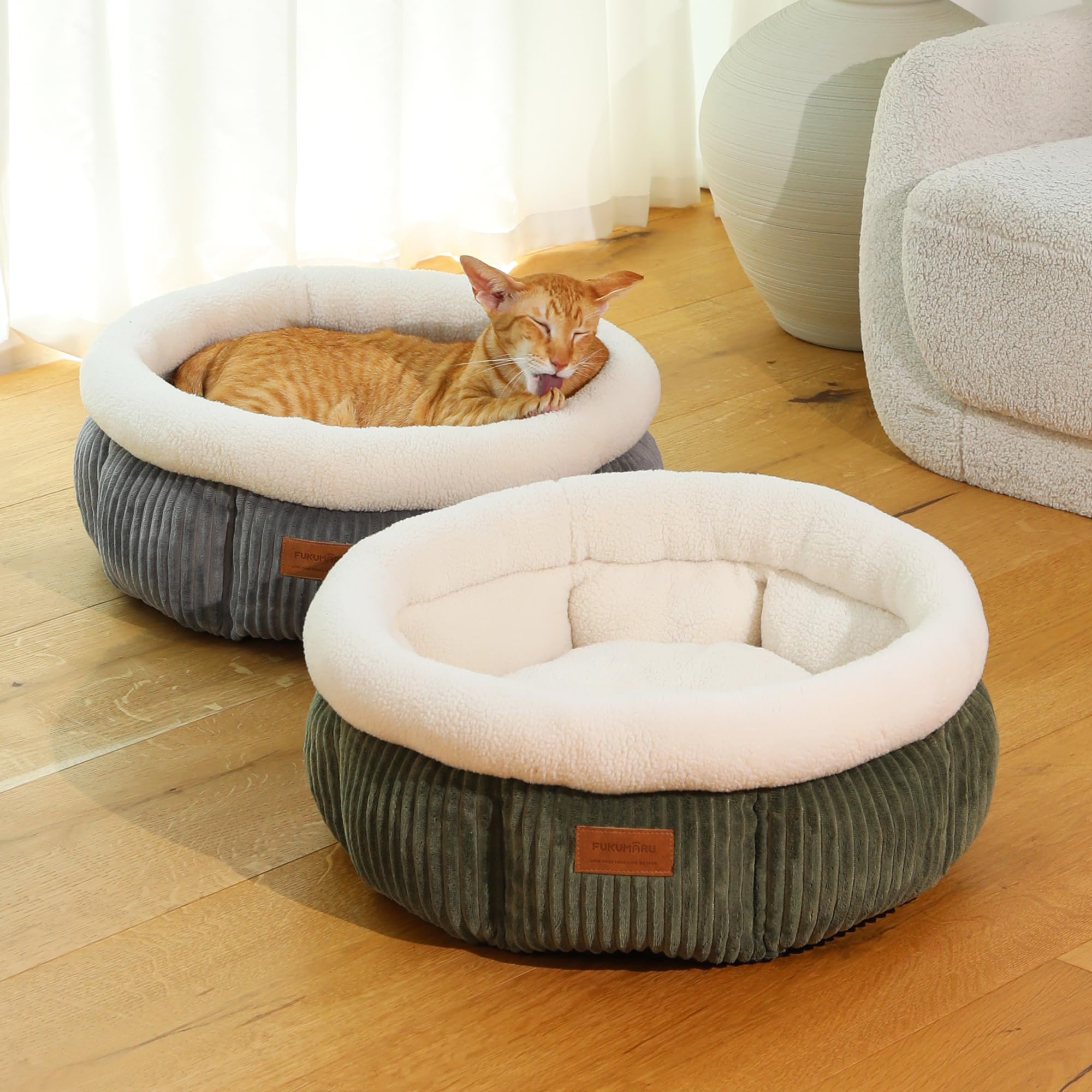FUKUMARU cat bed suitable for small dogs offering a comfy nest