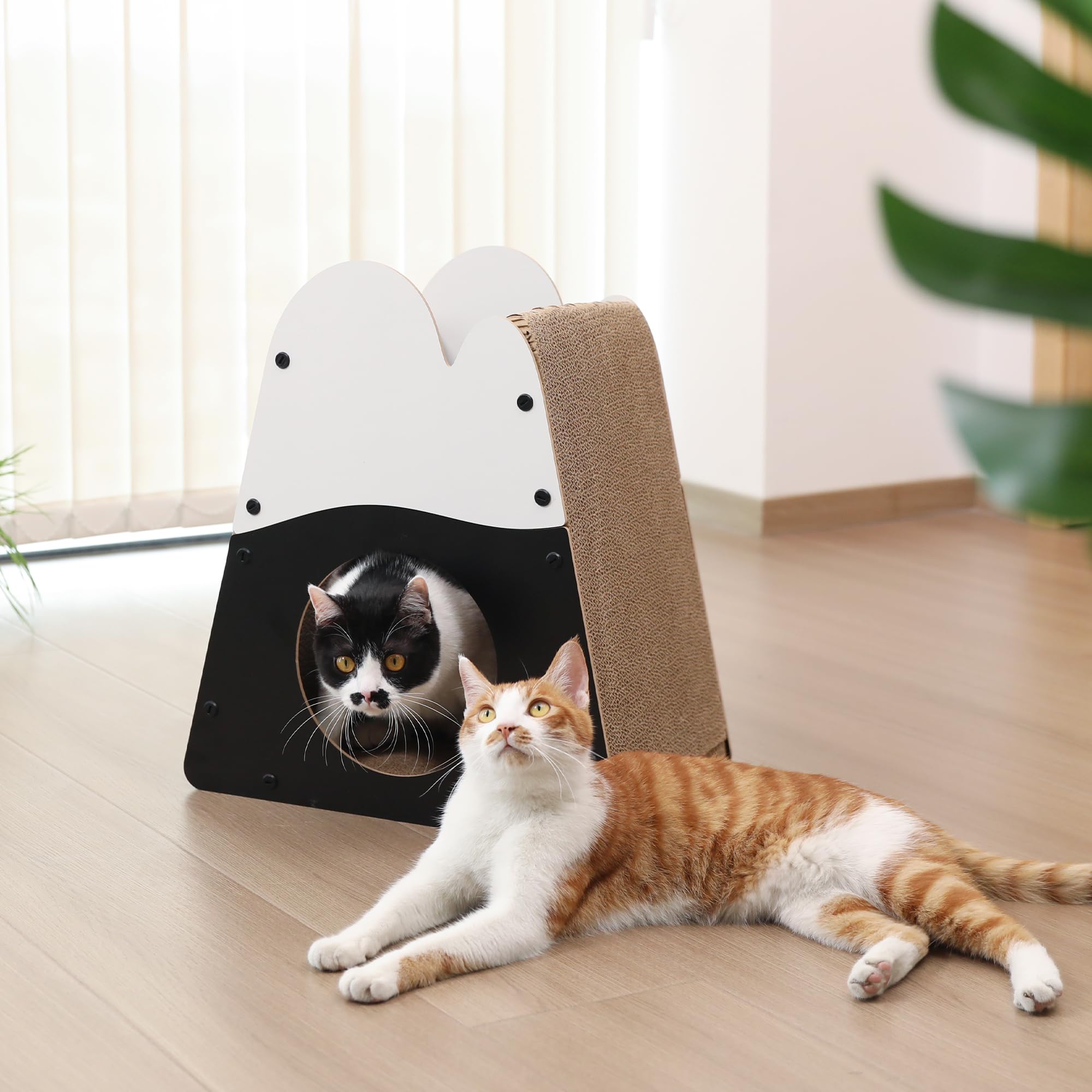 FUKUMARU Cat Scratcher Bed interior offers cozy resting spot.