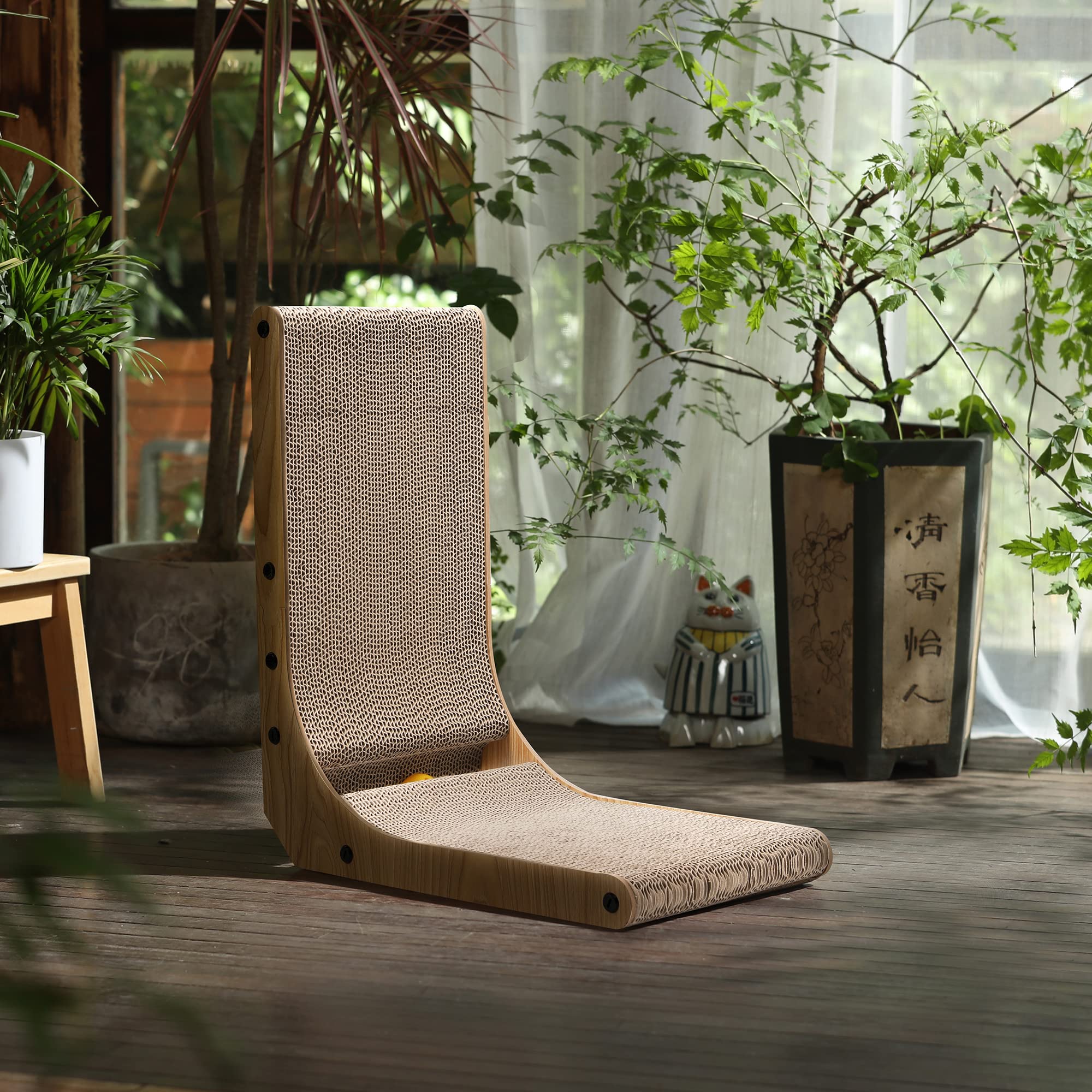 FUKUMARU cat scratcher horizontal lounge use showing comfy cat rest.