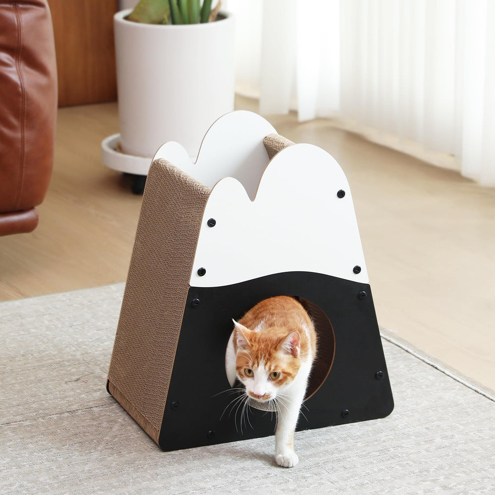 FUKUMARU Cat Scratcher size emphasizes 19.5-inch length and roomy interior.