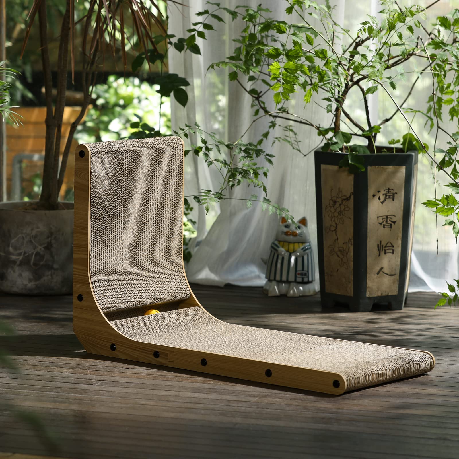 FUKUMARU-multi-use-cat-scratcher-package highlights versatile design for lounging scratching and play.