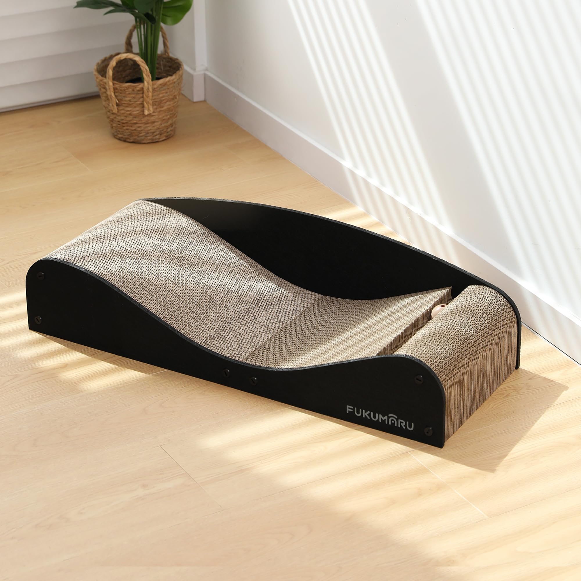 FUKUMARU placement on carpet shows versatile, space-saving setup ideas