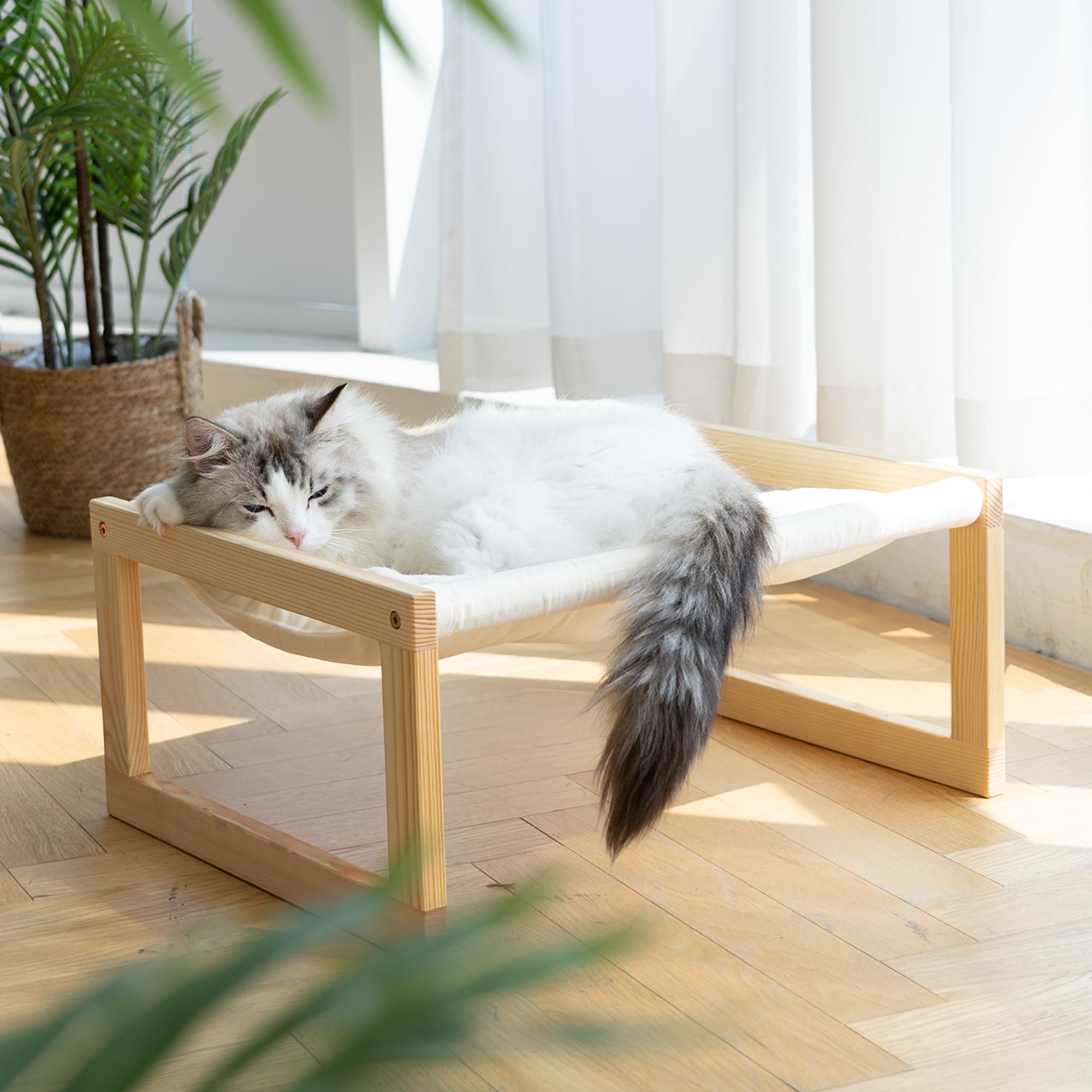 FUKUMARU pet bed suitable for puppies and small animals indoors.