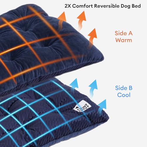 FUNNY FUZZY bed mat reversible side lets pets enjoy two textures in one lounge