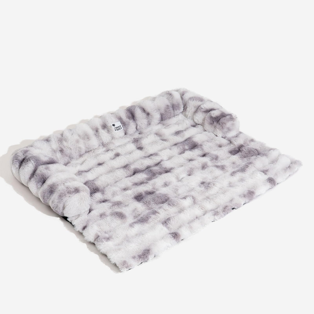 Funny Fuzzy pet protector fits sofas securely, supporting tidy living spaces