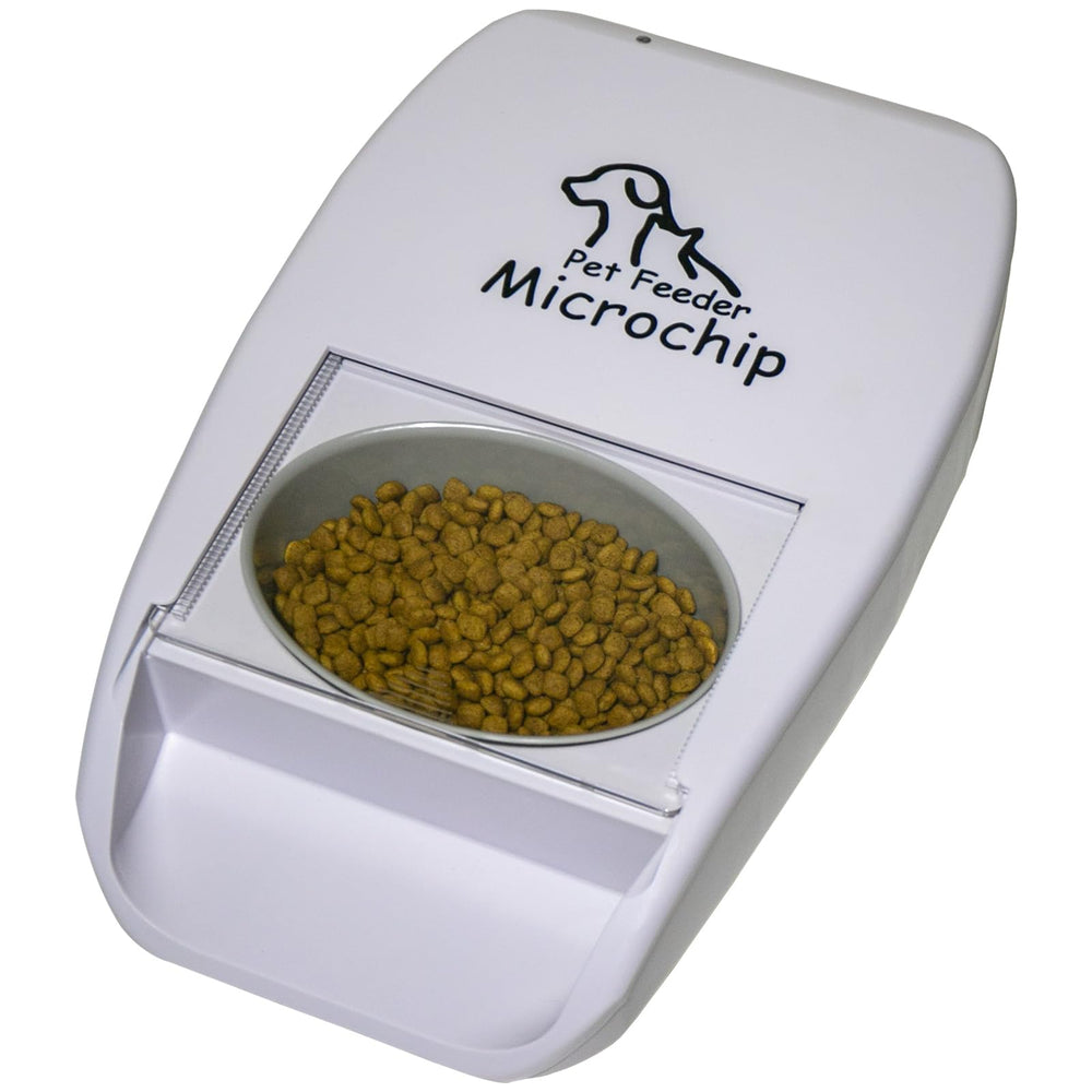 Furrify RFID lid-seal close-up highlighting freshness with sealed lid for dry and wet food.