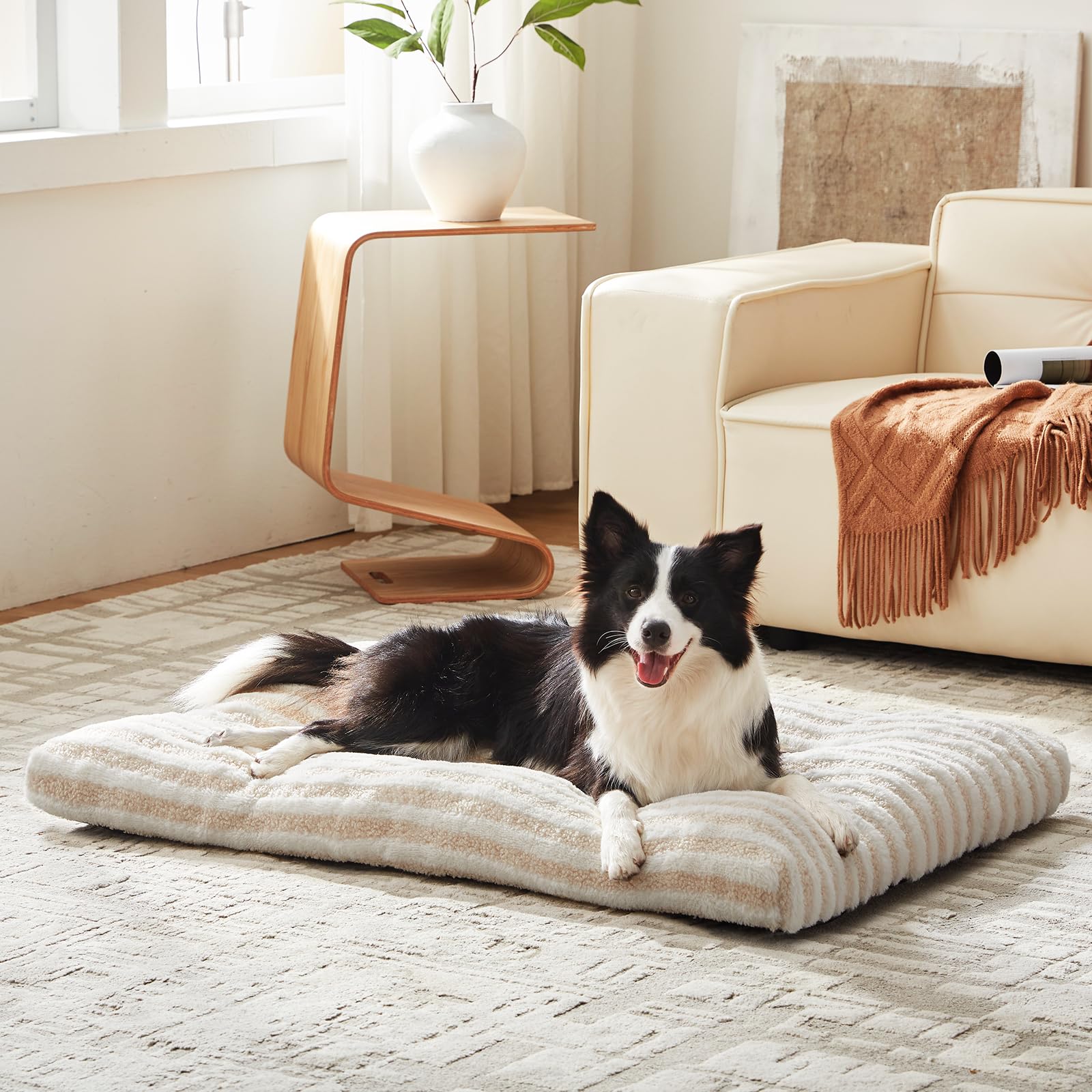 FURTIME Plush lining image highlighting warmth and insulation.
