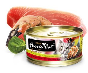 Fussie Cat serving bowl closeup; ready-to-serve meals for busy days.