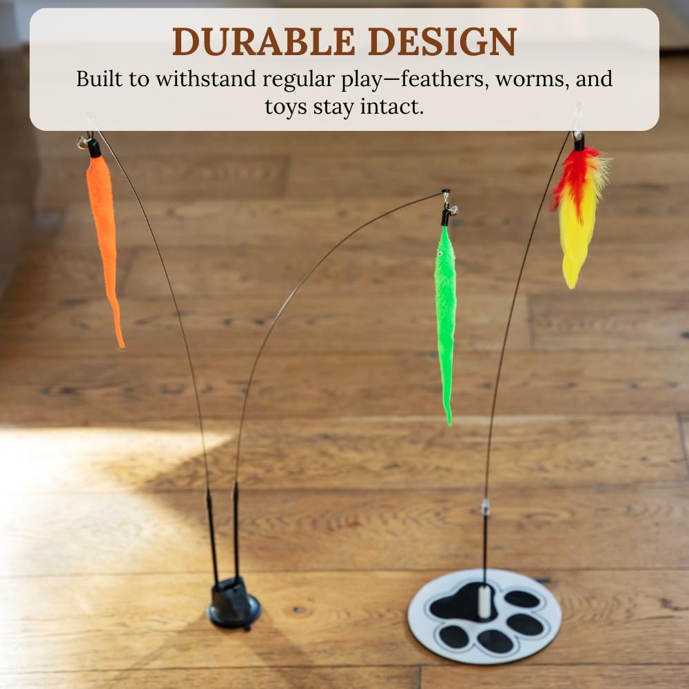 GADGETSOLOGY door-hanging toys add vertical engagement for curious cats.