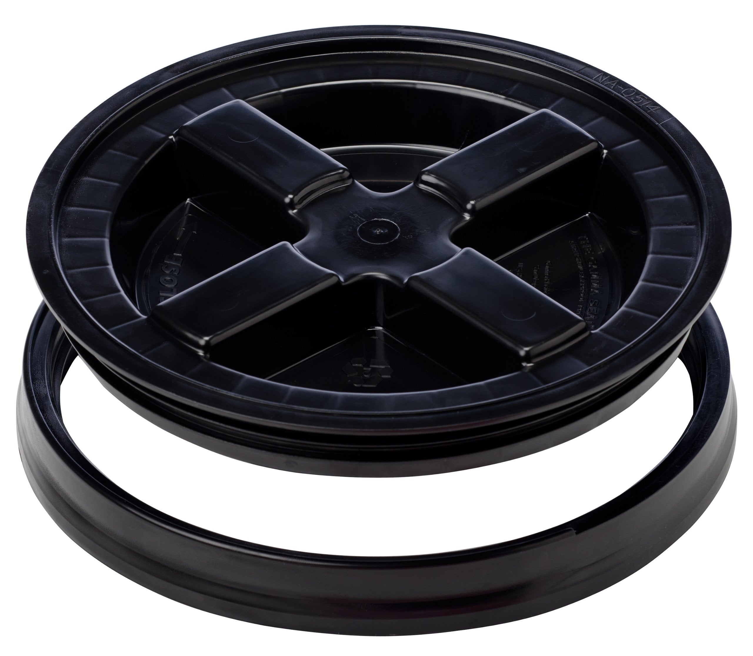 Gamma Seal Lid spins on and off smoothly for quick content access.
