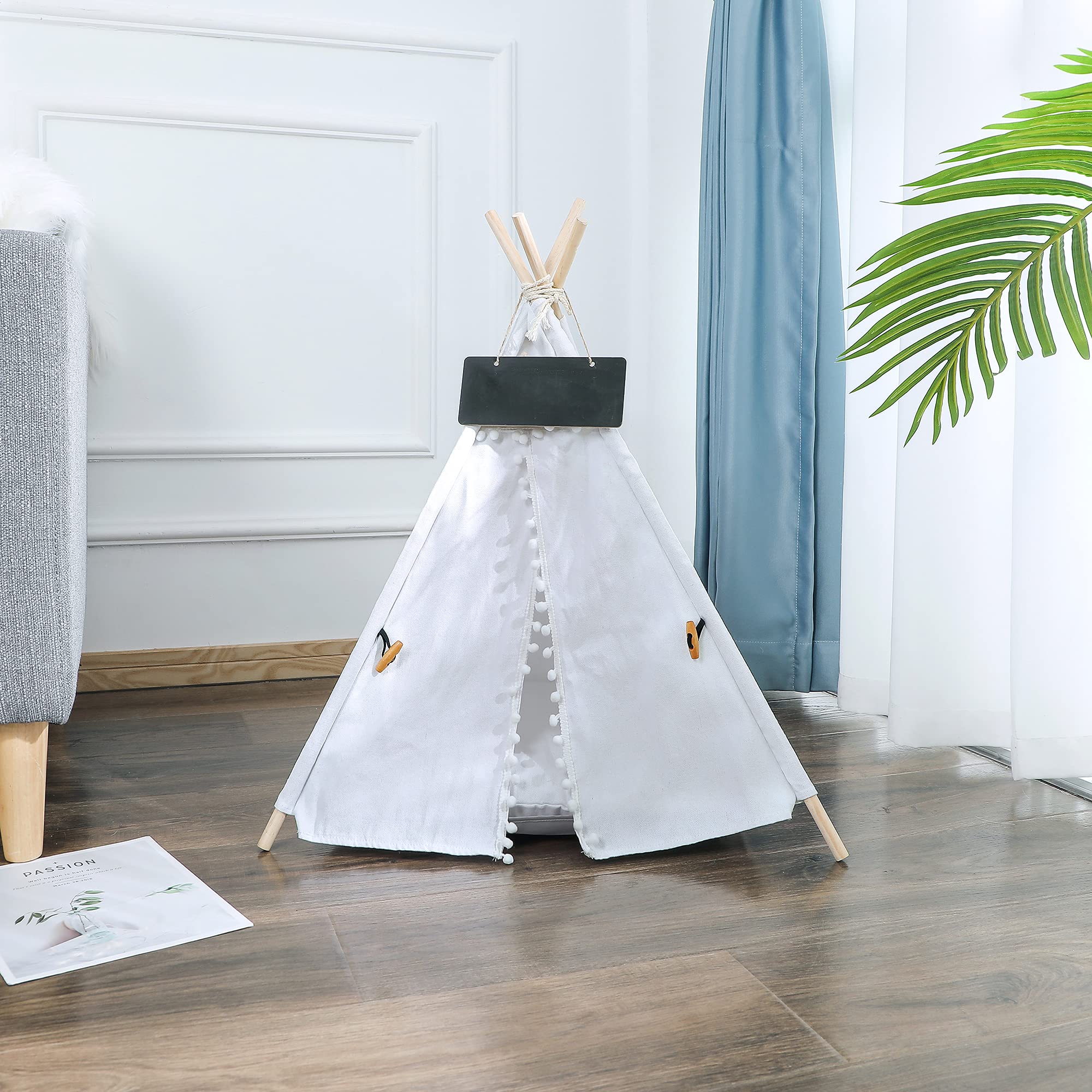 GeerDuo Pet Teepee small pet inside provides a cozy private den.