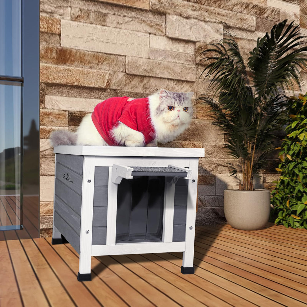 GEGURI Outdoor Cat House interior view reveals a spacious, easy-to-clean living space.