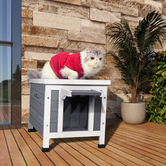 GEGURI Outdoor Cat House interior view reveals a spacious, easy-to-clean living space.