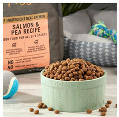 Generic Pure Balance salmon-kibble close-up for muscle support